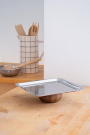 Hermia Bandeja BSM1025 de Acero Inoxidable y Base de Madera Plata
